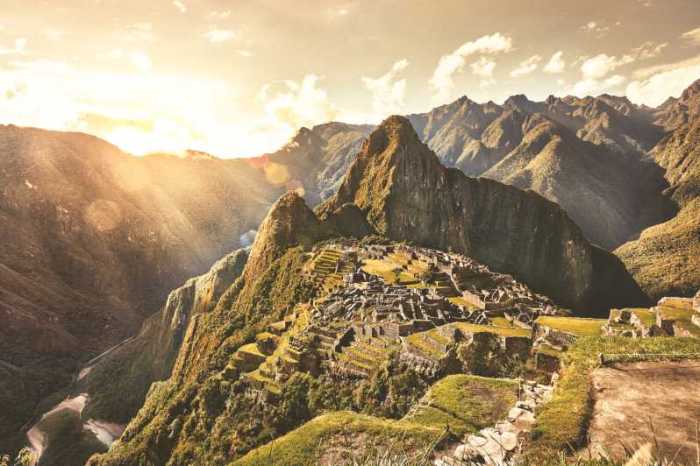 Picchu machu peru clouds village above beauty traveldigg